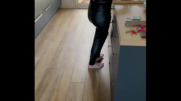 OMG!!! Hot French Milf Gives Blowjob And Gets Cum Covered Before Husband Goes To Work